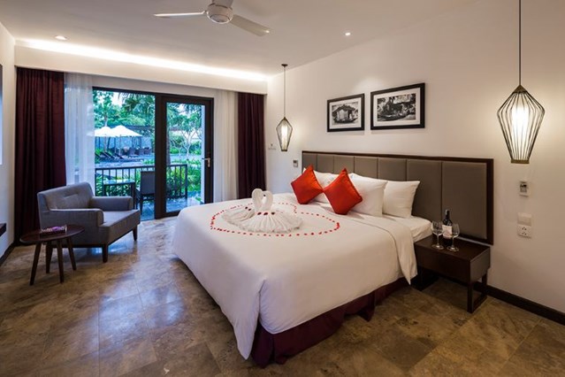 Premier Deluxe with Garden & Pool view